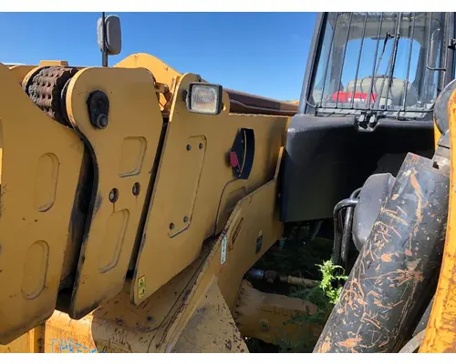 CAT TH580B Equip Boom