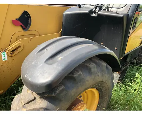 CAT TH580B Equip Fender