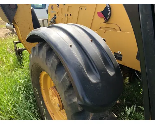 CAT TH580B Equip Fender