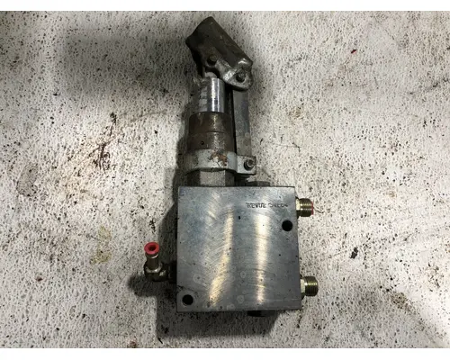 CAT TH580B Equip Hydraulic Pump