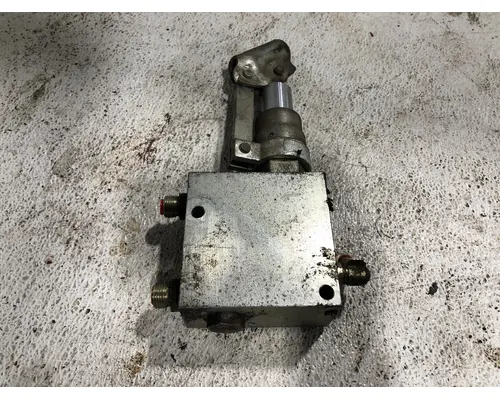 CAT TH580B Equip Hydraulic Pump