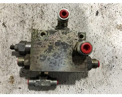 CAT TH580B Equip Hydraulic Valve