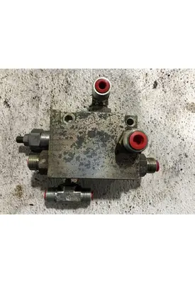 CAT TH580B Equip Hydraulic Valve