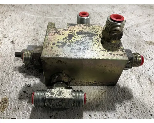 CAT TH580B Equip Hydraulic Valve