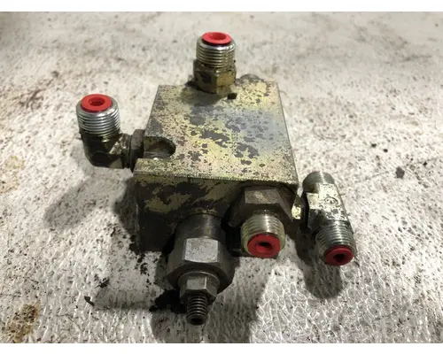 CAT TH580B Equip Hydraulic Valve