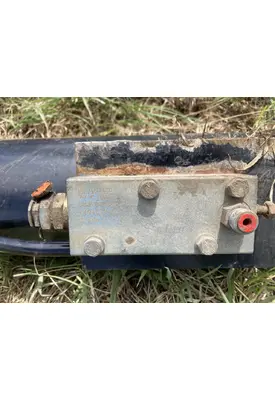 CAT TH580B Equip Hydraulic Valve