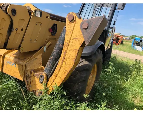 CAT TH580B Equip Outrigger