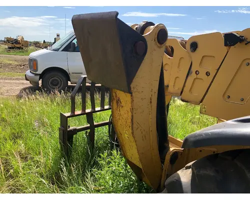 CAT TH580B Equip Outrigger