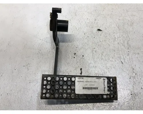 CAT TH580B Equip Pedal