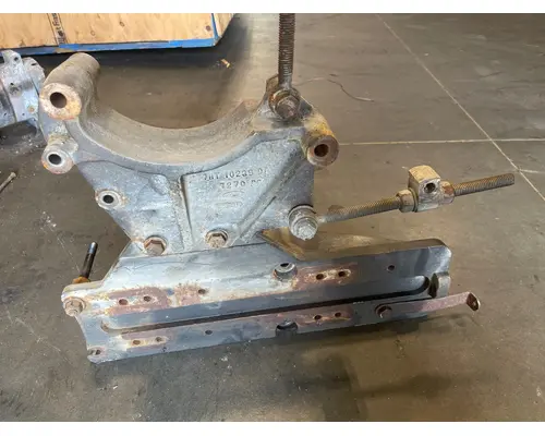 CAT Y122064ST Brackets, Misc.