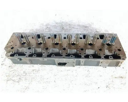 CAT  CYLINDER HEAD