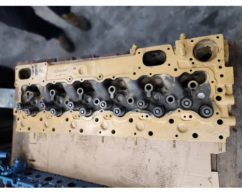 CAT  Cylinder Head