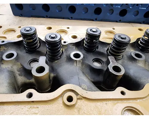 CAT  Cylinder Head