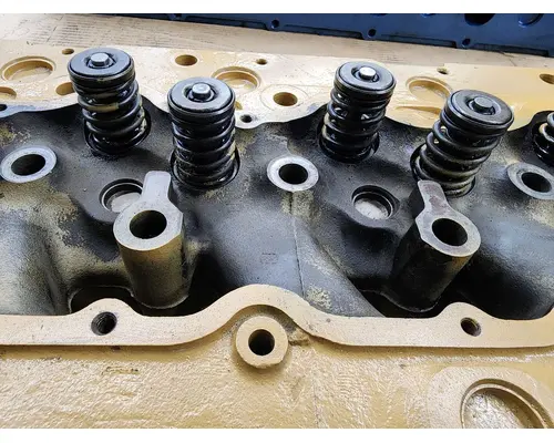 CAT  Cylinder Head