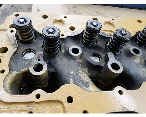 CAT  Cylinder Head