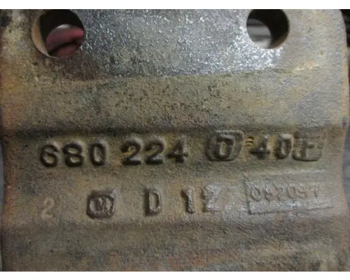 CAT  Engine Mounts