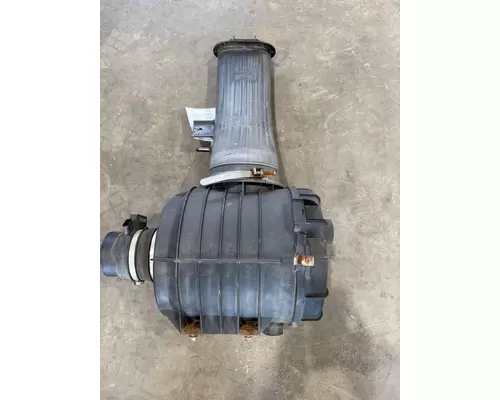 CHEVROLET 3500 / 4500 Air Cleaner