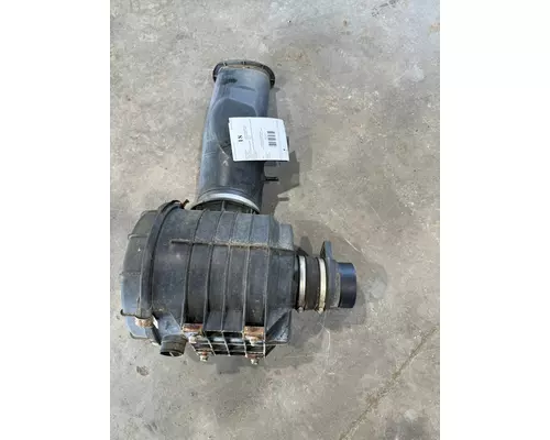 CHEVROLET 3500 / 4500 Air Cleaner