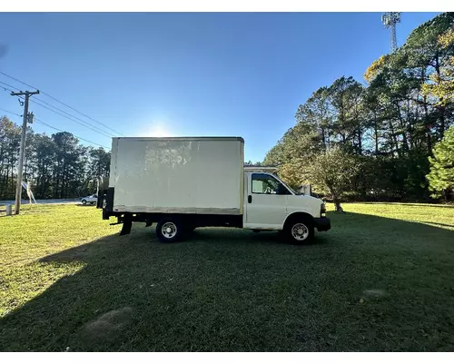 CHEVROLET 3500 EXPRESS Complete Vehicle