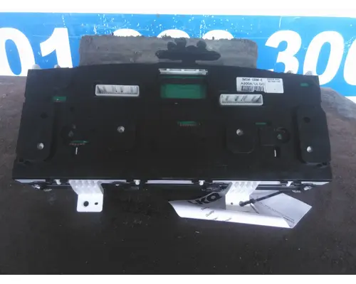 CHEVROLET 4500HD LCF GAUGE CLUSTER