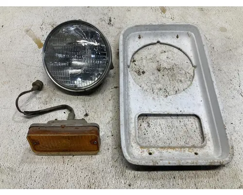 CHEVROLET C5 Headlamp Assembly