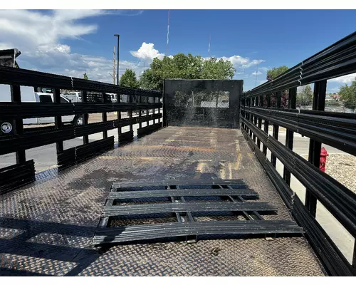 CHEVROLET C6500 Box  Bed