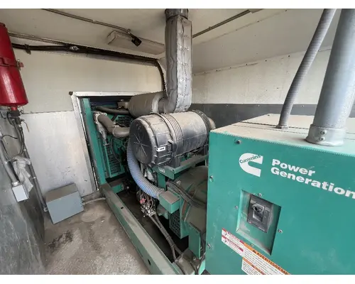 CHEVROLET C6500 Box  Bed