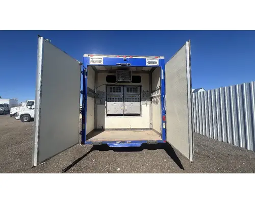 CHEVROLET C6500 Box  Bed
