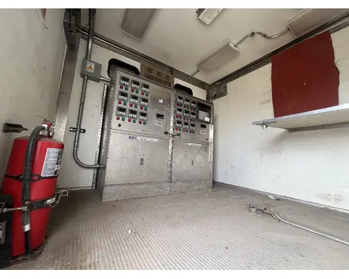 CHEVROLET C6500 Box  Bed