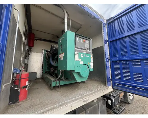 CHEVROLET C6500 Box  Bed