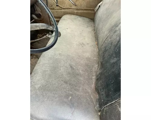 CHEVROLET C6 Seat (non-Suspension)