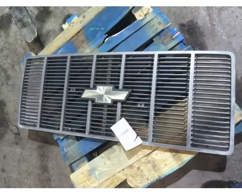 CHEVROLET C7500 1990-2002 GRILLE