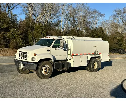 CHEVROLET C7500 Complete Vehicle