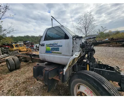 CHEVROLET C7500 Complete Vehicle