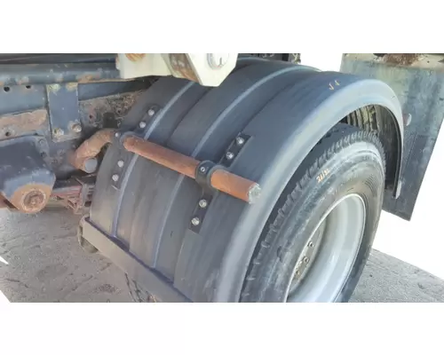CHEVROLET C8500 FENDER, QUARTERHALF REAR