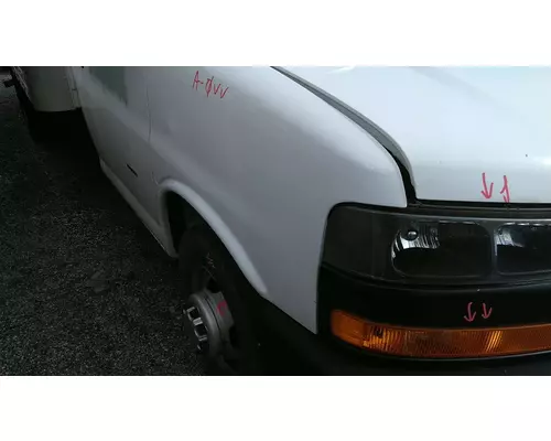 CHEVROLET EXPRESS 3500 FENDER ASSEMBLY, FRONT