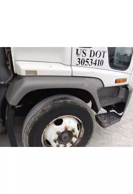 CHEVROLET T6500 FENDER ASSEMBLY, FRONT