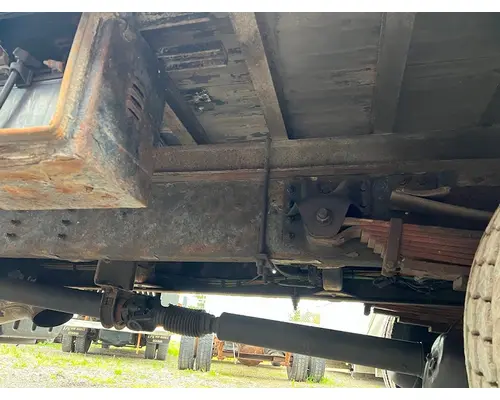 CHEVROLET T7500 Complete Vehicle