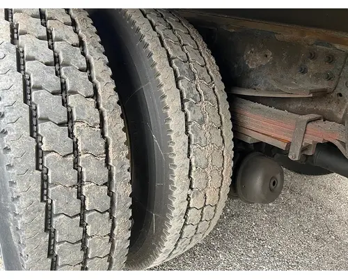 CHEVROLET T7500 Complete Vehicle