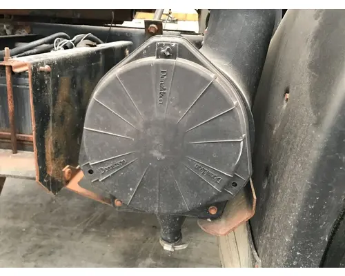 CHEVROLET T7 Air Cleaner