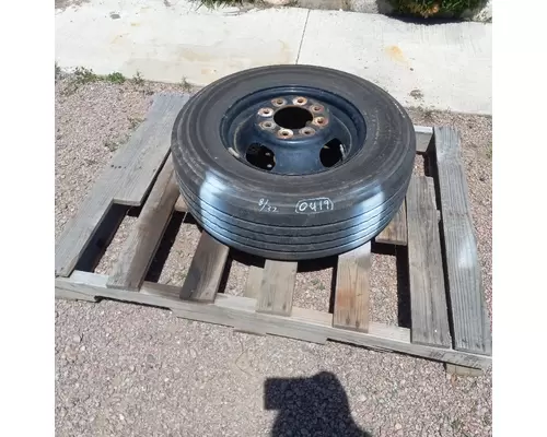 CHEVY MOTOR WHEEL 22.5 X 6.75 Tire and Rim