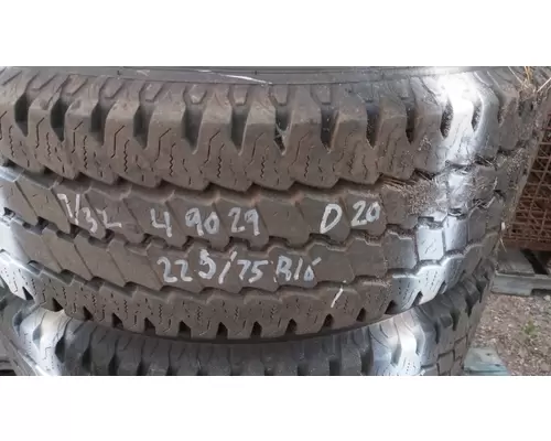 CHEVY MOTOR WHEEL 22.5 X 6.75 Tire and Rim