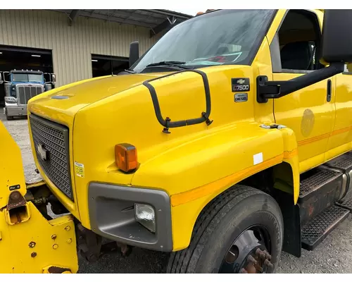 CHEVY C7500 Hood