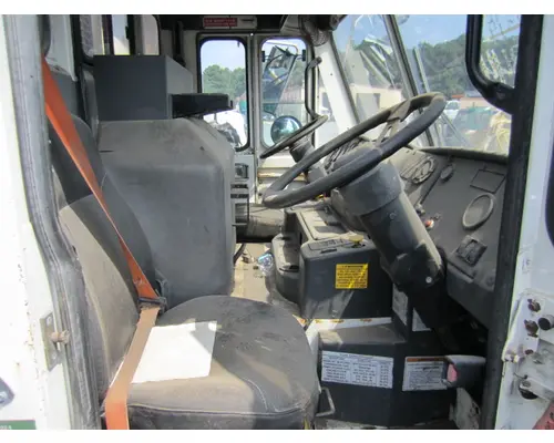 CRANE CARRIER LET CAB