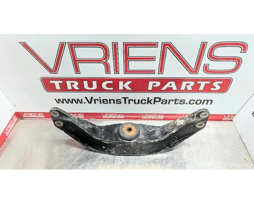 CUMMINS 348 Engine Mounts