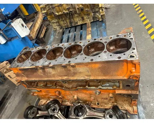 CUMMINS 367 Cylinder Block