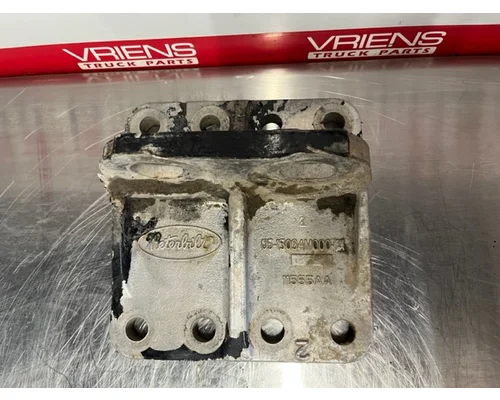 CUMMINS 379 Engine Mounts