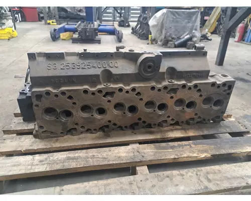 CUMMINS 5.9 Cylinder Head