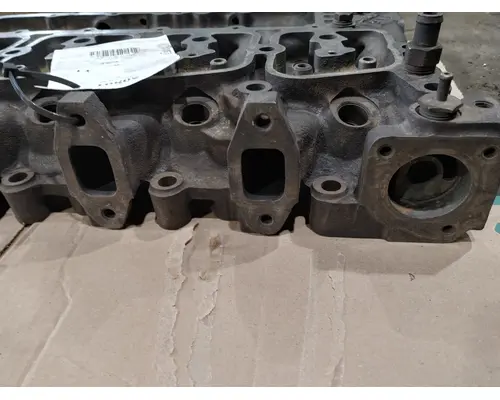 CUMMINS 5.9 Cylinder Head