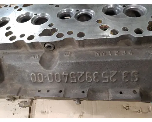 CUMMINS 5.9 Cylinder Head